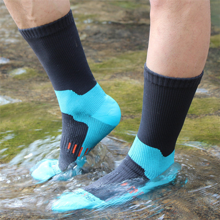 Waterproof Outdoor Socks – Stay Dry Hiking Socks for Men & Women
