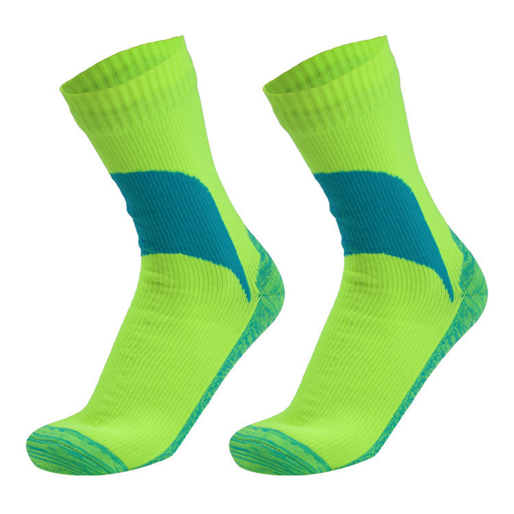 Waterproof Outdoor Socks – Stay Dry Hiking Socks for Men & Women