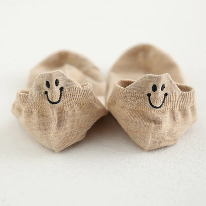 Embroidered Cotton Socks – Cozy Women’s Style