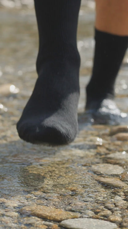 Waterproof Outdoor Socks – Stay Dry Hiking Socks for Men & Women